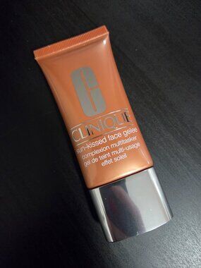 NIB CLINIQUE: Sun-Kissed Face Gelee Complexion Multitasker